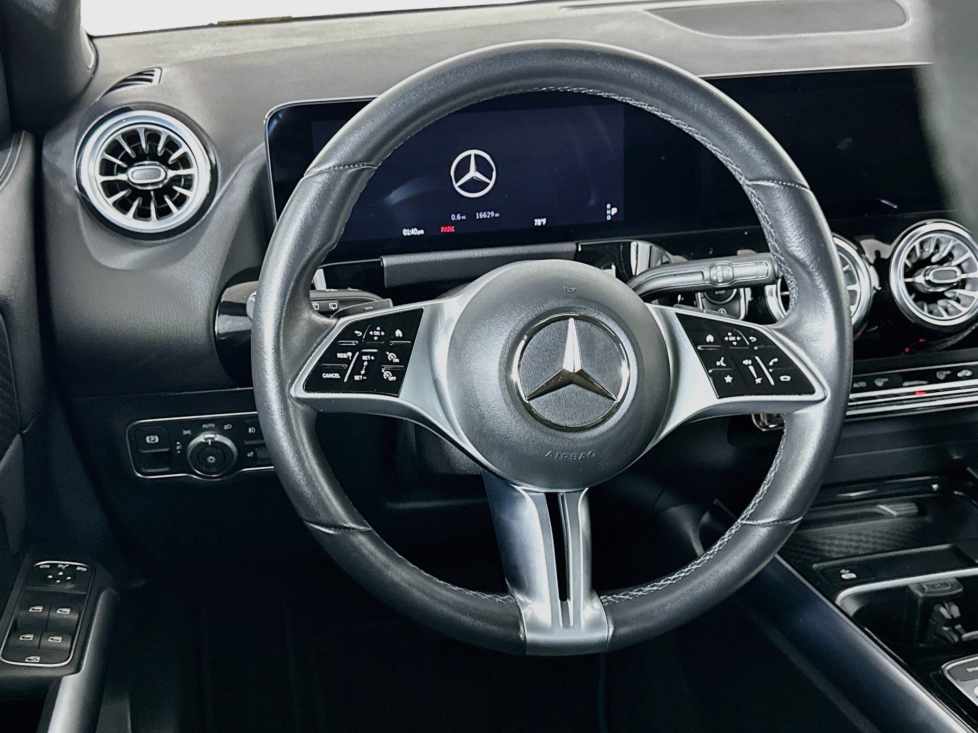 Used 2024 Mercedes-Benz GLA 250 4MATIC image 18