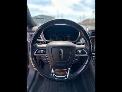 Used 2017 Lincoln Continental Reserve w/ Luxury Package AWD/4WD image 27