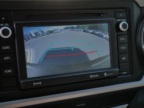 Used 2019 Toyota Tacoma SR5 AWD/4WD image 30