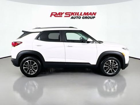 Used 2025 Chevrolet TrailBlazer LT image 8