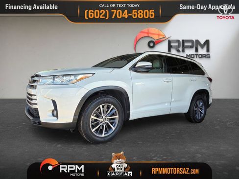 Used 2017 Toyota Highlander XLE w/ Carpet Mat Package FWD image 3