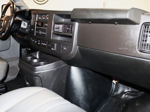 Used 2019 Chevrolet Express 3500 w/ Driver Convenience Package RWD image 51
