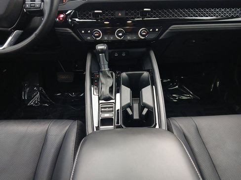 Used 2023 Honda Accord Touring image 11