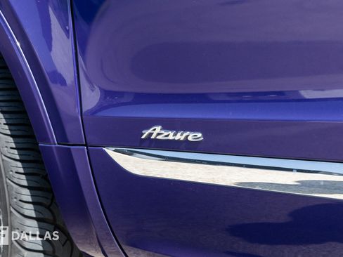 Used 2023 Bentley Bentayga image 11