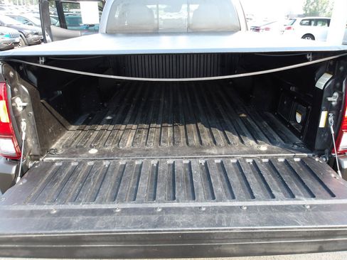 Used 2019 Toyota Tacoma TRD Off-Road AWD/4WD image 11