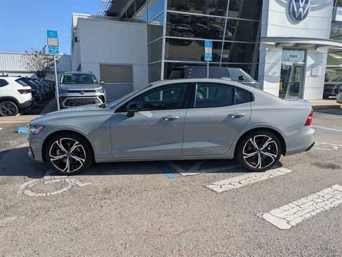 Used 2024 Volvo S60 B5 Plus image 11