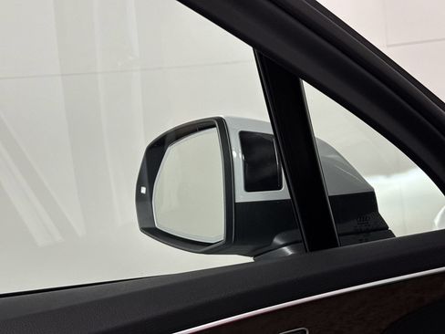 Used 2025 Audi Q7 3.0T Premium Plus AWD/4WD image 12