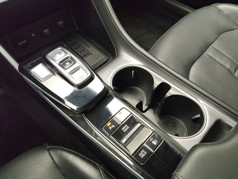 Used 2021 Hyundai Sonata Limited w/ Preferred Accessory Package FWD image 26