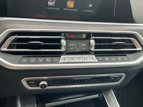 Used 2022 BMW X5 xDrive40i w/ Premium Package AWD/4WD image 25