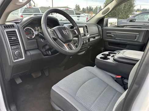 Used 2024 RAM 1500 Classic SLT image 9