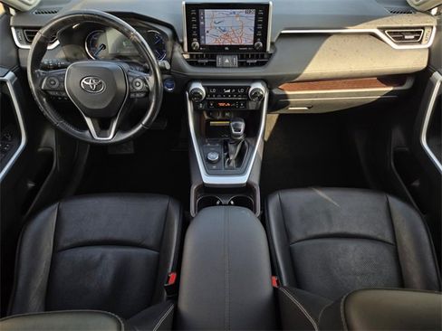 Used 2019 Toyota RAV4 Limited image 17