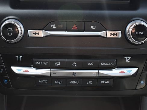 Used 2020 Ford Explorer Limited image 29