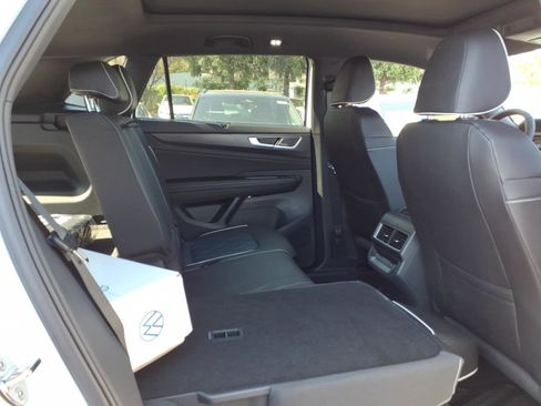 New 2026 Volkswagen Atlas Cross Sport SEL Premium R-Line AWD/4WD image 7