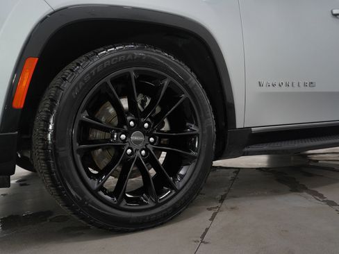 Used 2023 Jeep Wagoneer L Series II w/ Premium Group I image 31