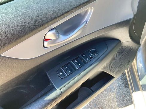 Used 2023 Kia Forte LXS image 20