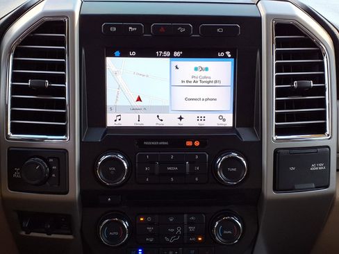 Used 2017 Ford F350 Lariat w/ Chrome Package image 10