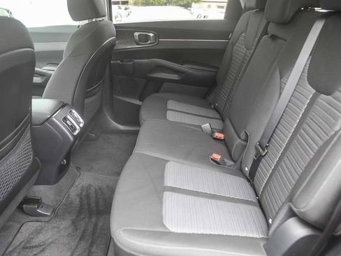 Certified 2025 Kia Sorento LX FWD image 20