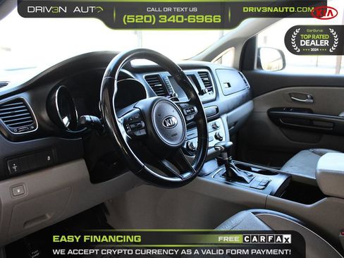 Used 2017 Kia Sedona LX w/ LX Essentials Premium Package image 11