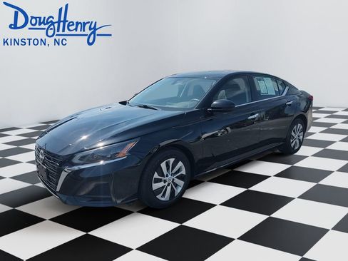 Used 2023 Nissan Altima 2.5 S FWD image 1