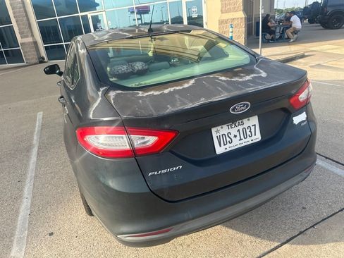 Used 2014 Ford Fusion SE FWD image 8