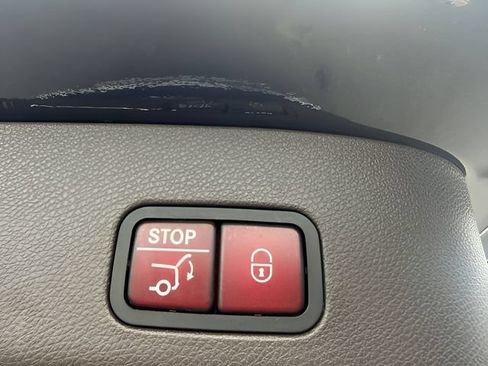 Used 2018 Mercedes-Benz GLS 450 4MATIC image 8