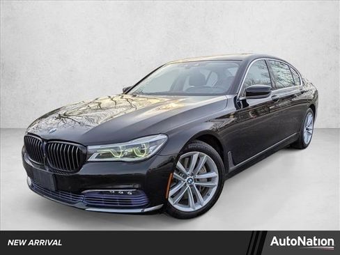 Used 2017 BMW 750i xDrive image 1
