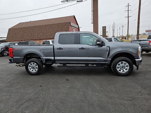 Used 2024 Ford F250 XLT w/ FX4 Off-Road Package image 9