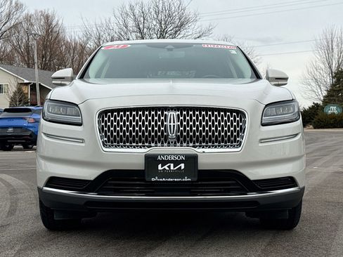 Used 2023 Lincoln Nautilus Reserve image 17