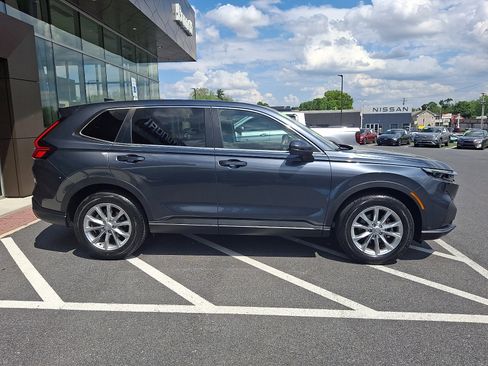 Used 2025 Honda CR-V EX image 7