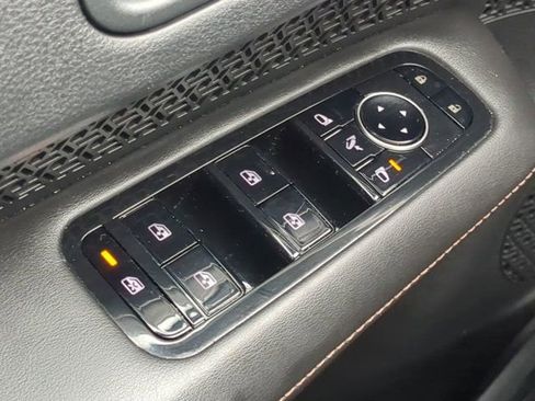 Used 2023 Nissan Ariya FWD image 22