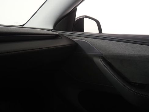 Used 2026 Tesla Model Y AWD image 25