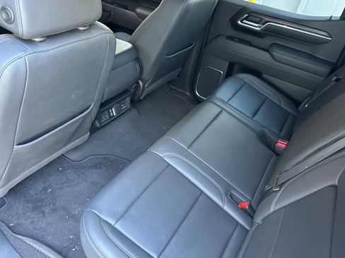 Used 2025 GMC Sierra 1500 SLT AWD/4WD image 13