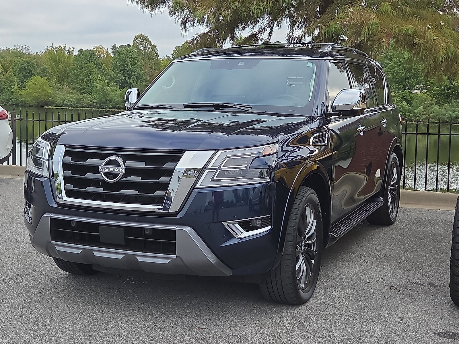 Used 2024 Nissan Armada Platinum w/ Captain's Chairs Package AWD/4WD image 2
