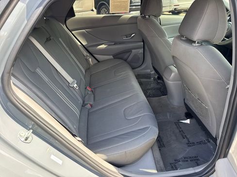 Used 2022 Hyundai Elantra SEL w/ Convenience + Premium Package FWD image 15