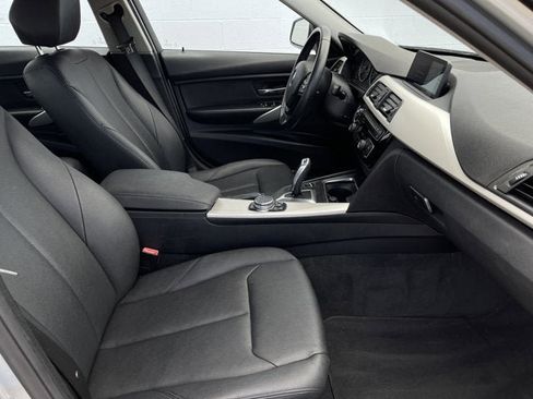 Used 2017 BMW 320i xDrive Sedan image 24