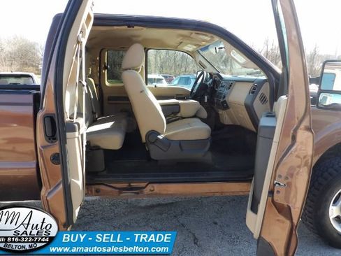 Used 2011 Ford F350 XLT w/ FX4 4X4 Off-Road Pkg image 16