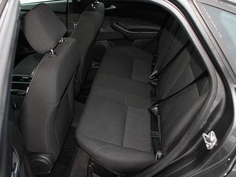 Used 2016 Ford Focus SE image 16