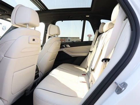 Used 2023 BMW X5 xDrive40i w/ Executive Package image 22