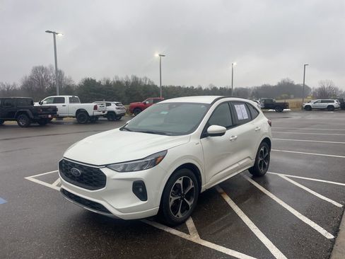 Used 2023 Ford Escape ST-Line Select w/ Tech Pack #2 image 5