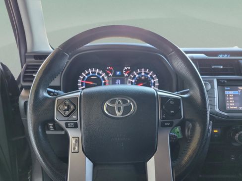 Used 2015 Toyota 4Runner Limited image 21