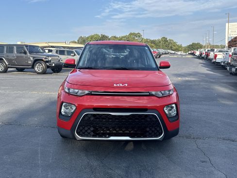 Used 2022 Kia Soul LX image 3