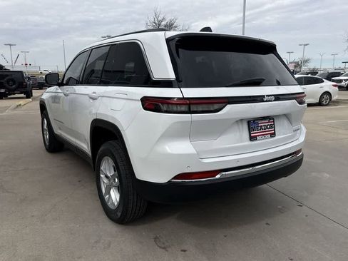 New 2026 Jeep Grand Cherokee Altitude AWD/4WD image 4