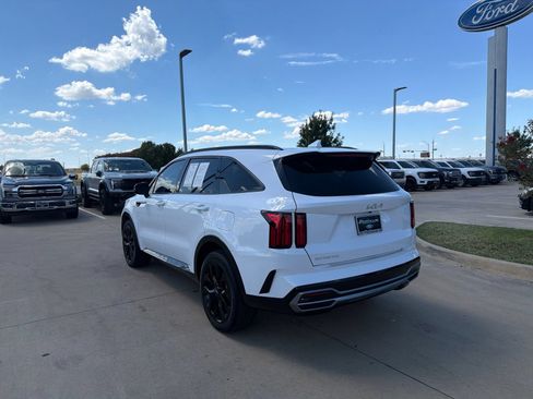 Used 2023 Kia Sorento SX FWD image 3