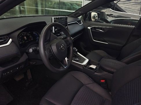 Used 2021 Toyota RAV4 XSE image 5