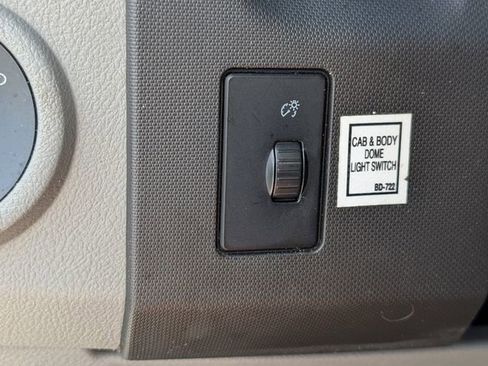 Used 2015 Ford E-350 and Econoline 350 Super Duty image 26