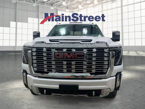 Used 2024 GMC Sierra 2500 Denali w/ Denali Reserve Package image 8