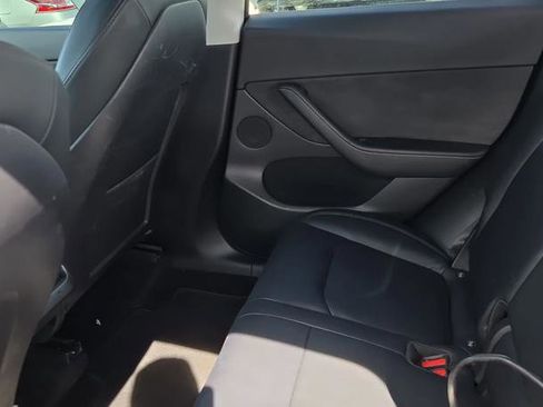 Used 2022 Tesla Model Y Performance image 7