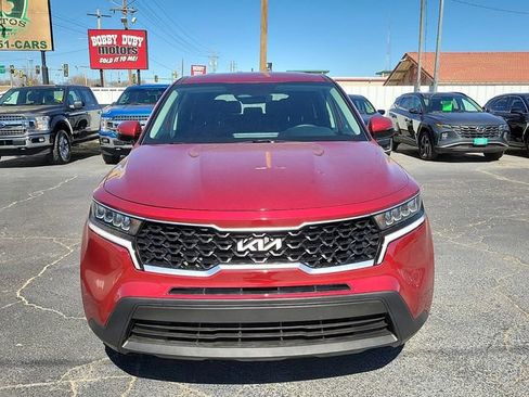 Used 2023 Kia Sorento LX image 8