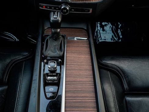 Used 2019 Volvo XC60 T6 Inscription w/ Protection Package Premier image 13