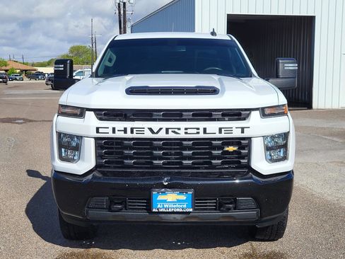 Used 2020 Chevrolet Silverado 2500 Custom w/ Custom Value Package image 8